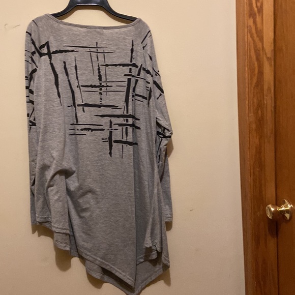 Top - Picture 5 of 7